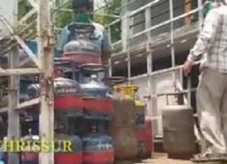 വടക്കേക്കാട് നാലു ലോഡ് പാചകവാതക സിലിൻഡറുകൾ പിടിച്ചെടുത്തു..