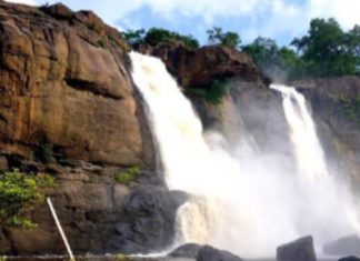 അതിരപ്പള്ളിയിൽ നിയന്ത്രണങ്ങൾ ലംഘിച്ച് വിനോദസഞ്ചാരികൾ; മൂന്ന് ദിവസത്തിനിടെ 16 കേസ്..