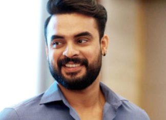 ചിത്രീകരണത്തിനിടെ പരിക്ക് : നടൻ ടൊവിനോ തോമസ് ഐ സി യു വിൽ tovino